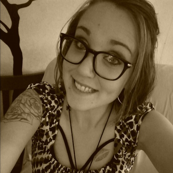 Meet your Posher, Ashly - Picture 1 of 1